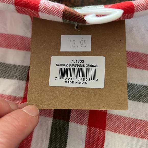 2 holiday kitchen towels - Picture 3 of 4